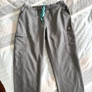 Figs yolo skinny scrub pants